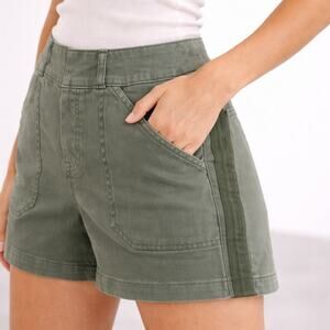 NEW Spanx Twill Shorts Pine Green High Rise Pull On Stretch Utility Small NWOT